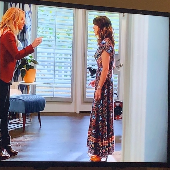 🎉HP🎉Boho Maxi Wrap Dress - on ‘Dead to Me’ - Picture 12 of 13